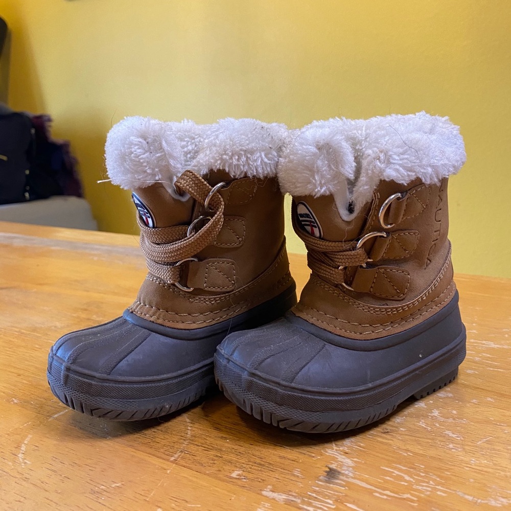 Winter faux fur boots for toddler girl